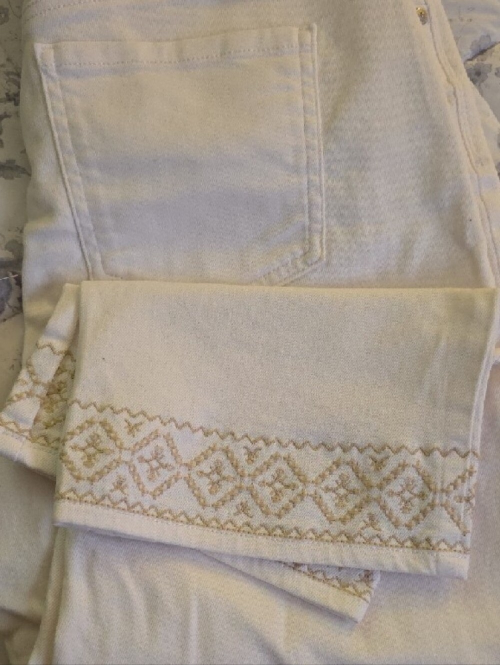 Gloria Vanderbilt White High-Rise Slimming Jeans - Picture 6 of 7